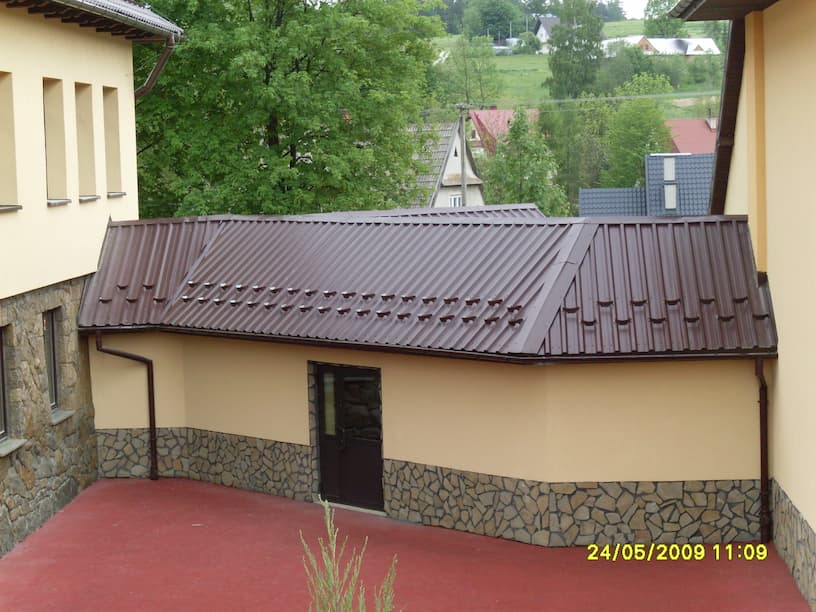 Widok wnętrza sali gimnastycznej