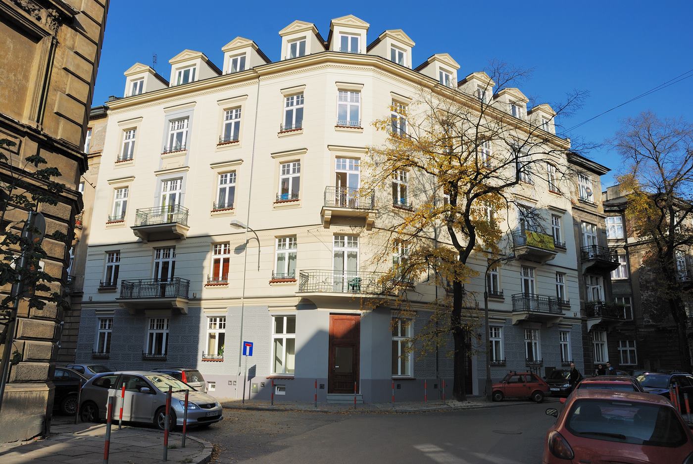 Przebudowa kamienicy przy ul. Siemiradzkiego 25 w Krakowie - widok z zewnątrz